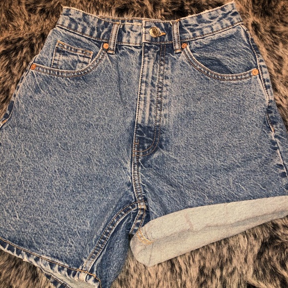 ZARA Mom Shorts - Picture 2 of 3